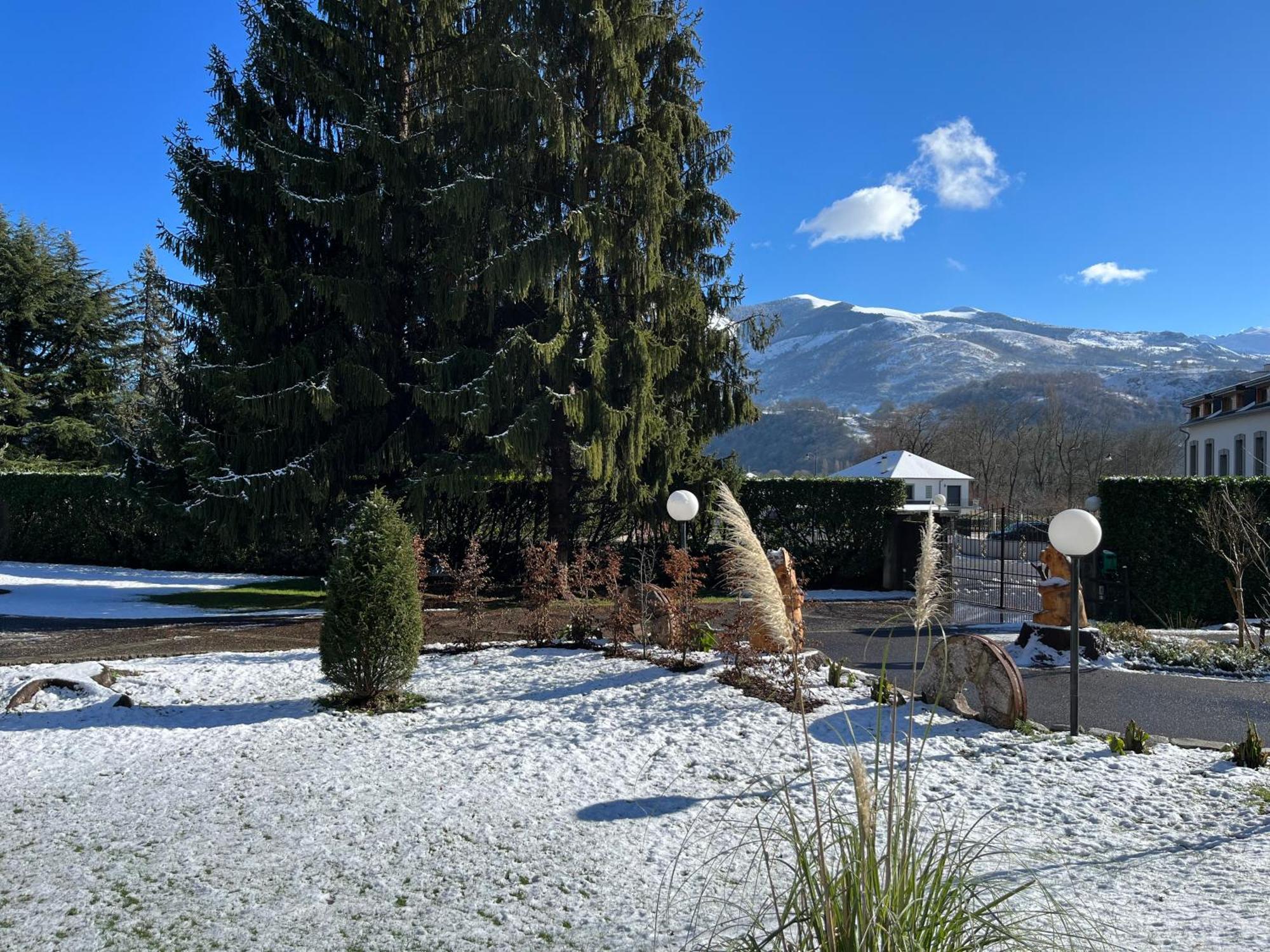 Domaine De Monda Argelès-Gazost Exterior foto